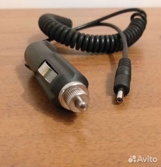 Автомобильное зарядное устройство