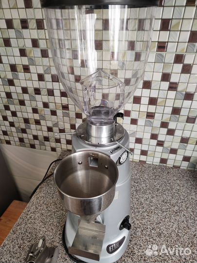 Продам кофемолку Fiorenzato F71DK