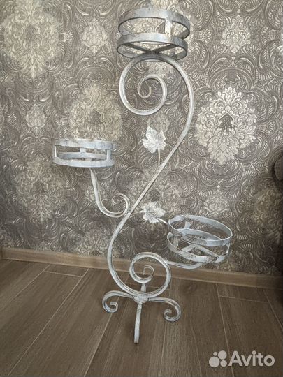 Подставка для цветов напольная металлическая