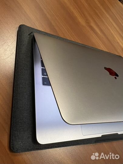 MacBook Pro Touch Bar 13 дюйм., 2017 г