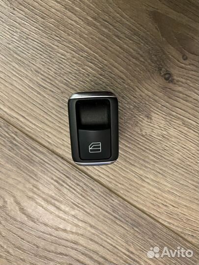 Кнопка стеклоподъемника Mercedes C-Class W204