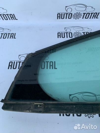 Стекло двери переднее левое Peugeot 308 EP6 2008