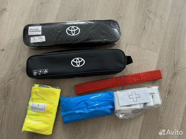 Оригинальный набор автомобилиста Toyota