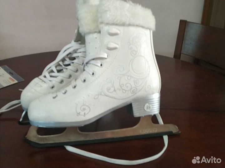 Коньки женские