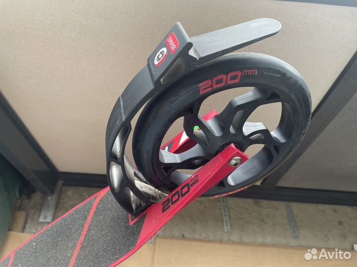 Самокат Roces 200