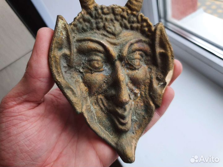 Бронзовый чёрт СССР