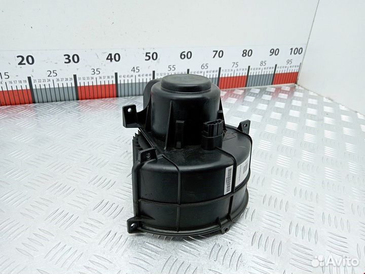 Моторчик печки для Volkswagen Touareg 1 7L0820021N