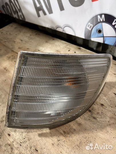Поворотник фары Mercedes V230 w638