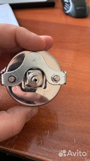 Манометр на пневмонагнетатель