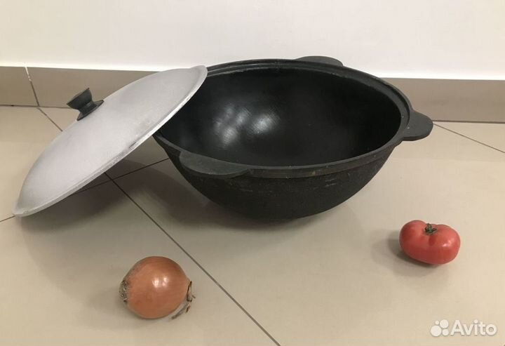 Казан чугунный с крышкой 12 л. До 16 человек