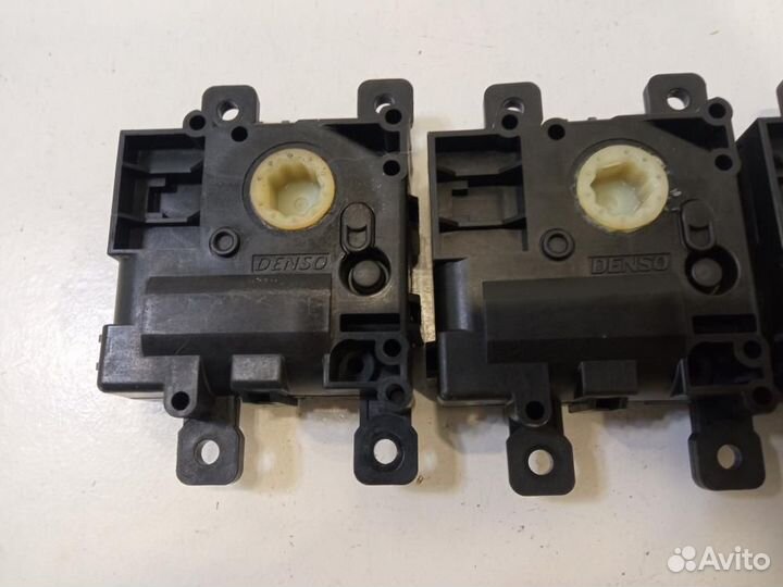 Сервопривод заслонок печки Toyota Camry XV70 70