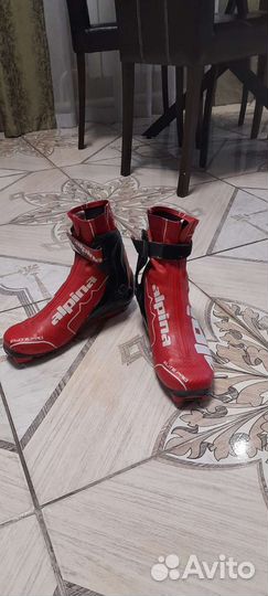 Ботинки лыжные