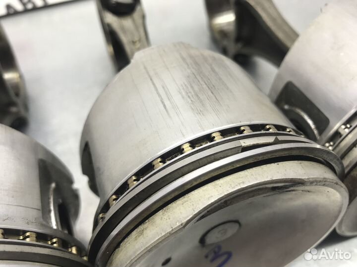 Поршень с шатуном Nissan Sunny B12 1987 г.в