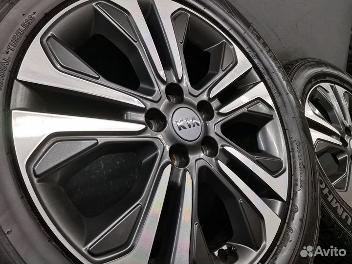 Комплект оригинальных колес KIA Carnival R18