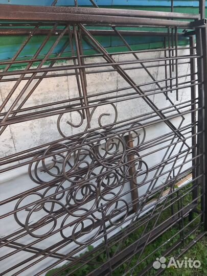 Кованые решетки на окна б/у