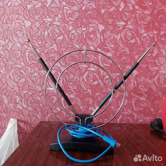 Антенна комнатная