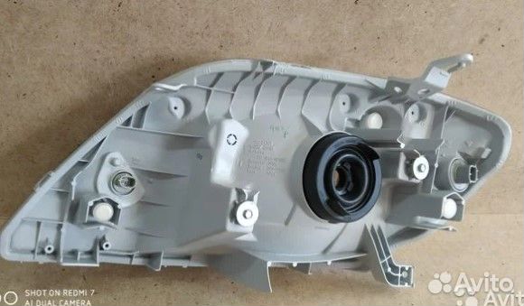 Фара правая Toyota Corolla седан 2000 - 2002