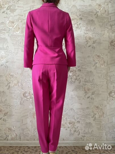 Костюм брючный 42-44