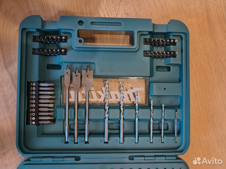 Набор Makita свёрл и бит 77 предметов