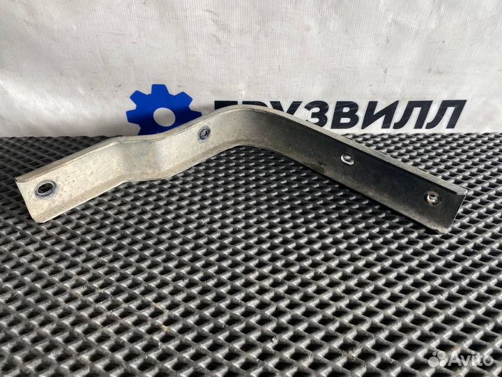 Кронштейн спойлера Volvo FH4 82332718