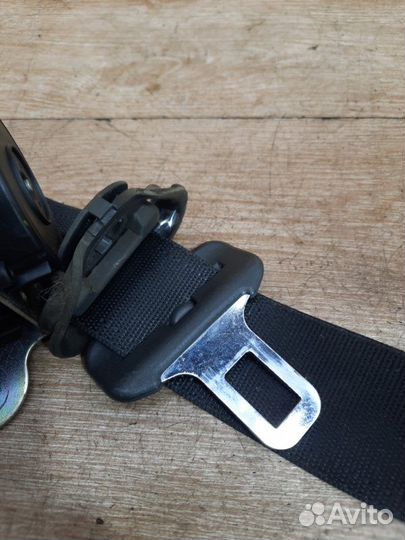 Ремень безопасности левый Opel Zafira B минивэн