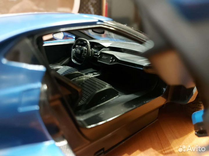 Ford GT на радио управлении 1/14