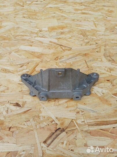 Кронштейн крепления Bmw X6 F16 N57D30A 2017