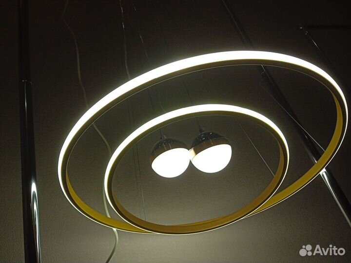 Люстра новая свето диодная