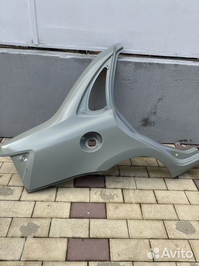 Крыло на гранту зад