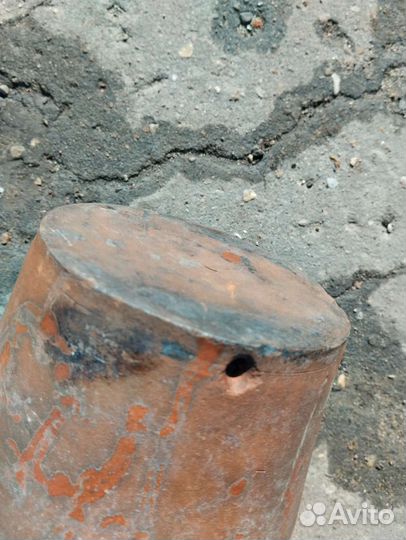 Большой глиняный горшок