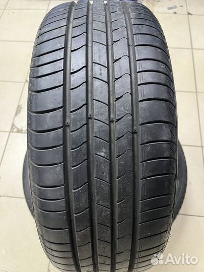 Kumho Ecsta HS51 215/55 R17 94V