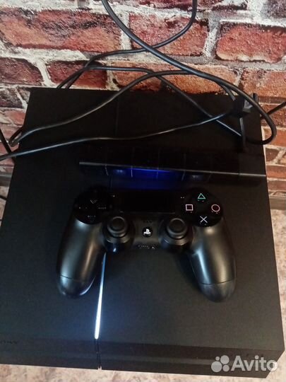 Игровая приставка ps4