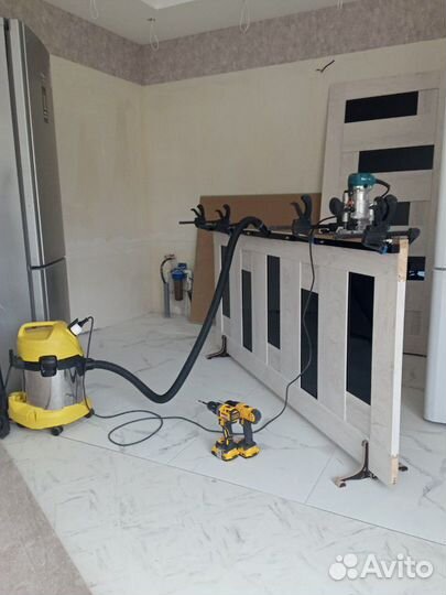 Установка межкомнатных дверей