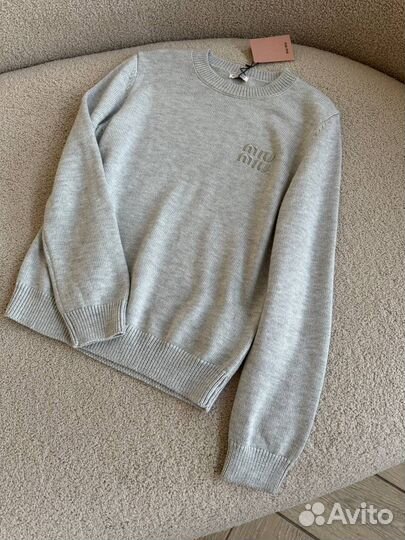 Базовый свитер