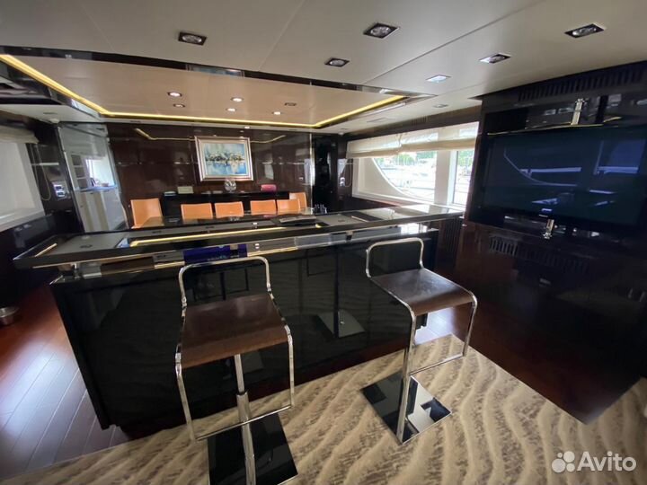 Аренда VIP яхты для большой компании в Сочи