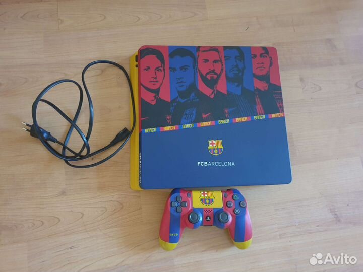 PS4 Slim 'Barcelona'