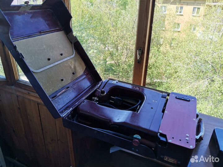 Старинная немецкая швейная машина. Раритет
