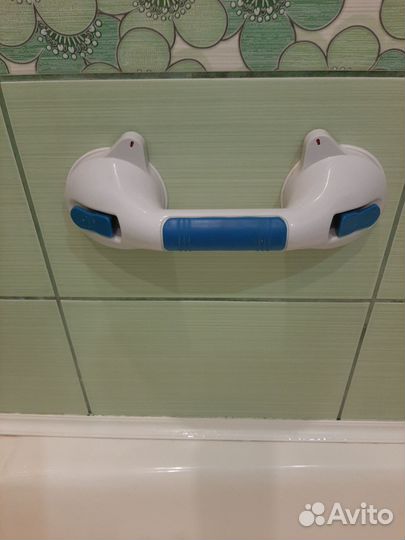 Ручка для ванной на присосках