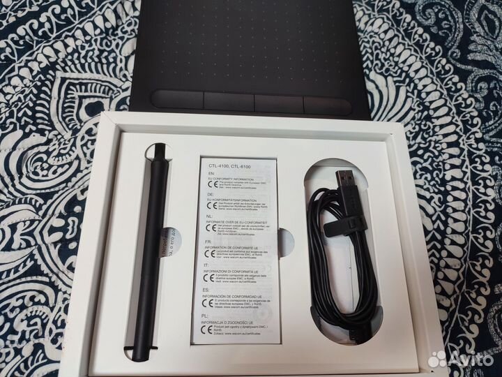 Графический планшет Wacom intuos s