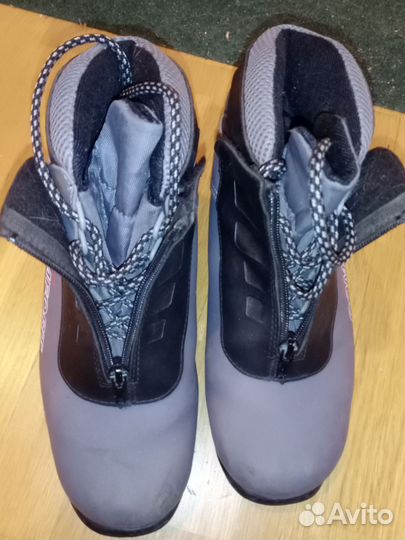 Лыжные ботинки Spine