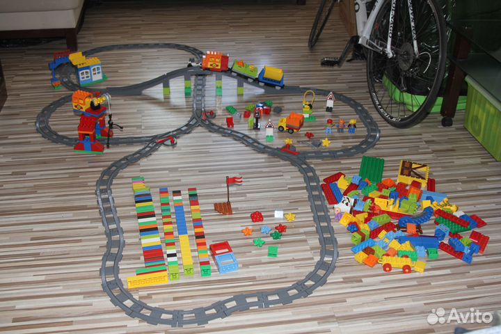 Lego duplo 10508 + 2 шт 10506 +много доп кубик и д