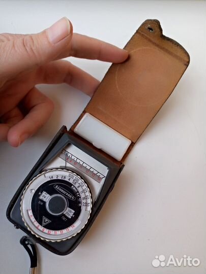 Экспонометр времён СССР Ленинград 4 в кофре