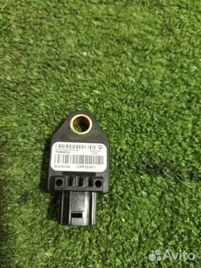 Датчик удара задний правый Dodge Caliber универсал