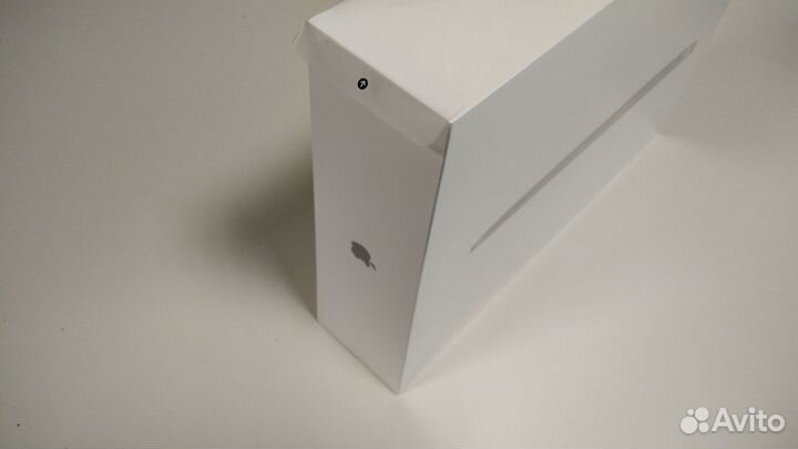 MacBook Air 13 M1/8/256 2020. Новый. Запечатанный
