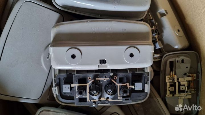 Плафон с очечником Киа спектра