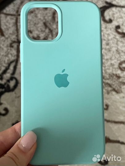 Чехол на iPhone 12
