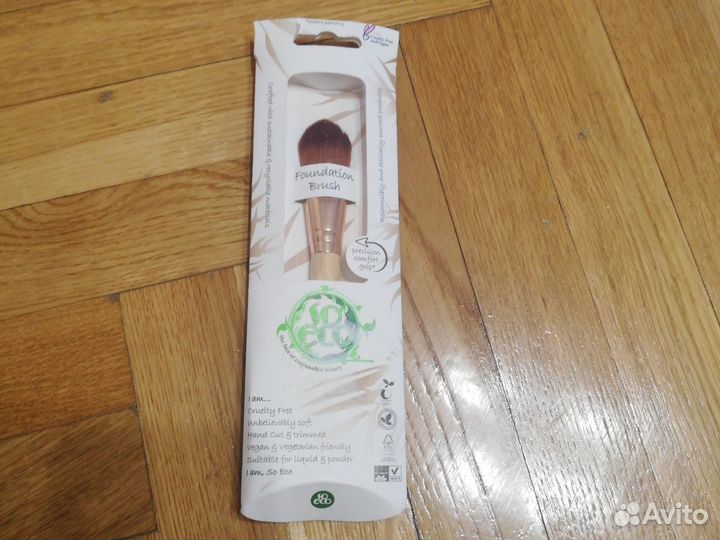 Кисть для макияжа натуральная