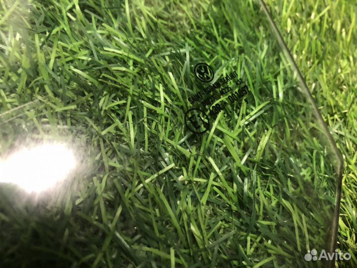 Стекло двери передней левой Volkswagen Golf 5