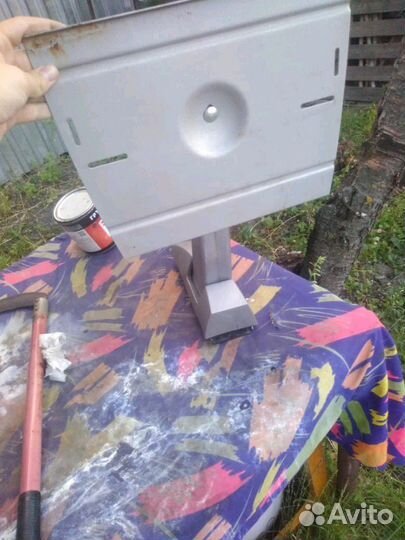 Кронштейн под маленький телевизор