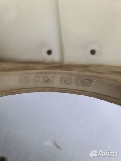 Декоративная крышка двигателя OM647 Mercedes W211